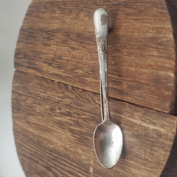 B625 Holmes and edwards antique spoon brooch‎